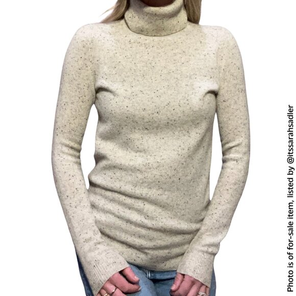 Bloomingdale’s 100% Cashmere Turtleneck Sweater (Color: Gray/Black, Size: XS) - Picture 2 of 6